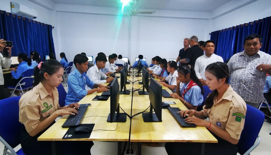 A Computer Lab for Samlout High School